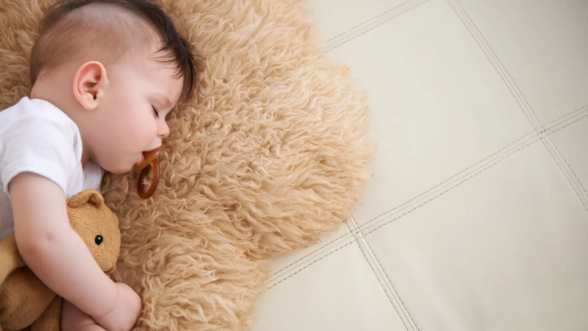 New-Mom-Tips-for-A-Healthy-Sleep-Environment