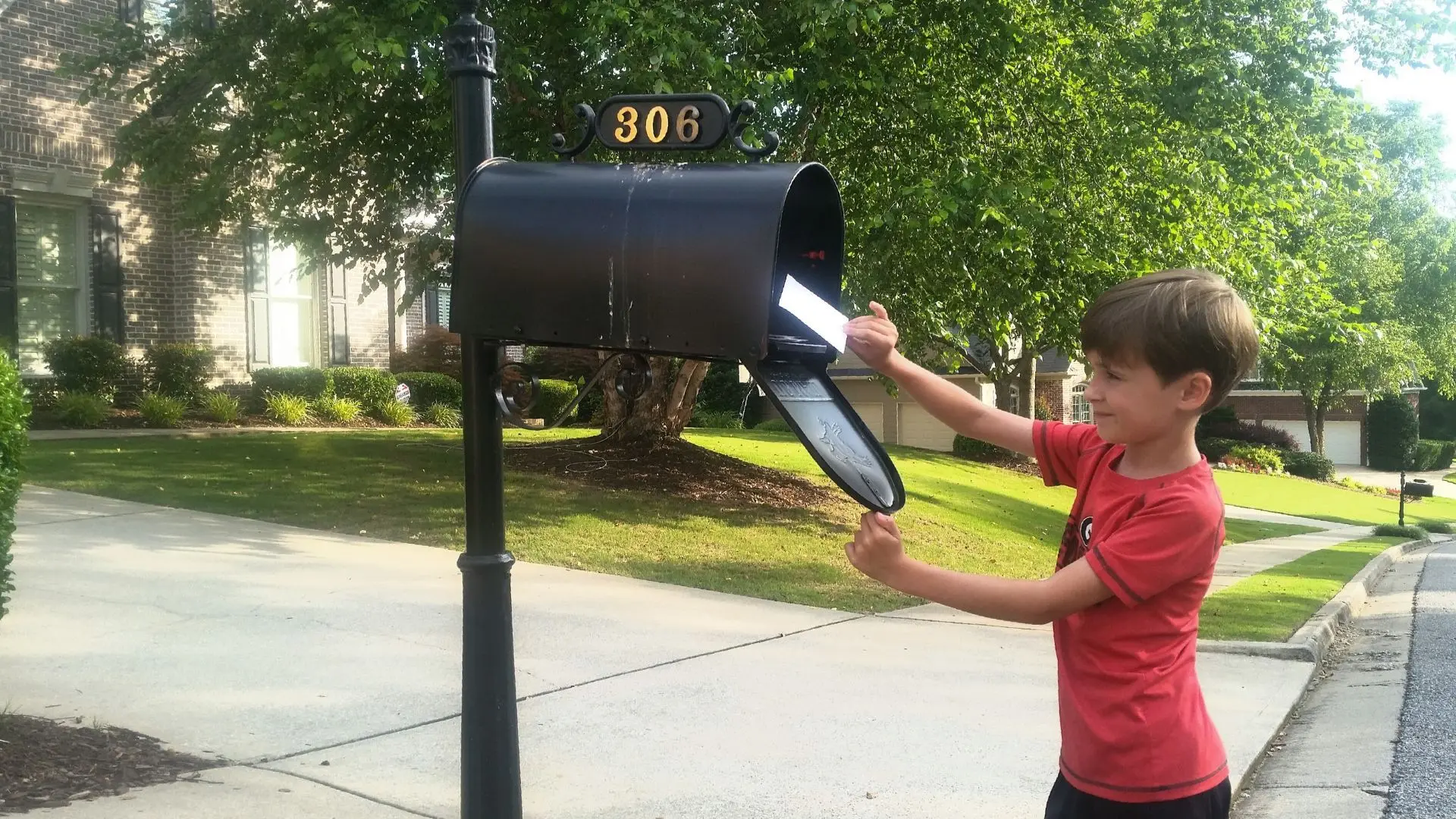 Send-Letters-and-Postcards Send-Letters-and-Postcards